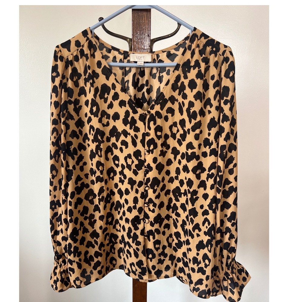 Loft Outlet Womens Leopard Print V-Neck Button Front Ruffle Cuff Blouse Tan M
